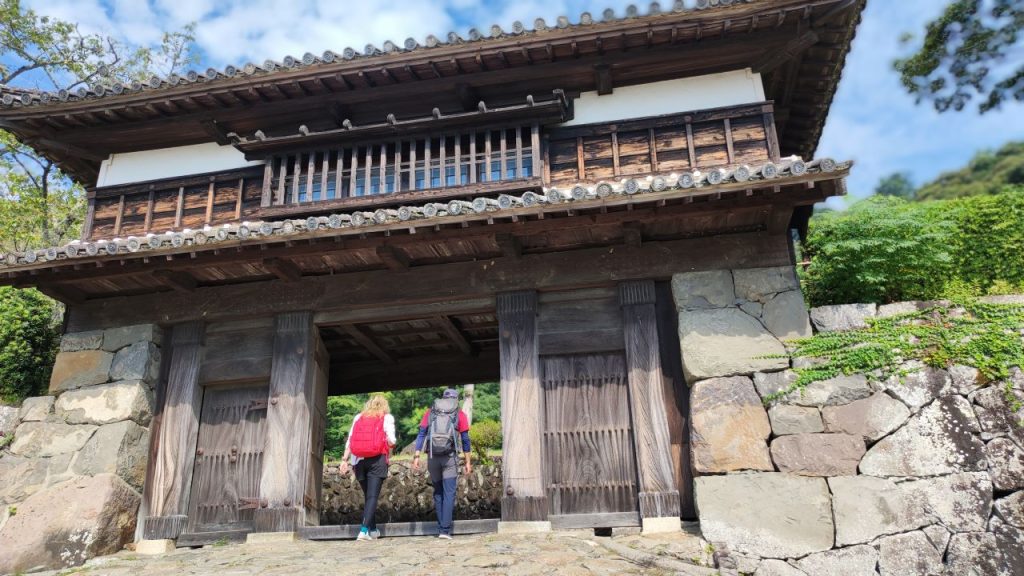 Saiki Shiroyama, Oita