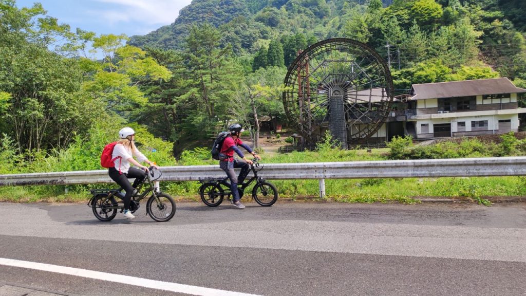 Des gens à vélo à Oita